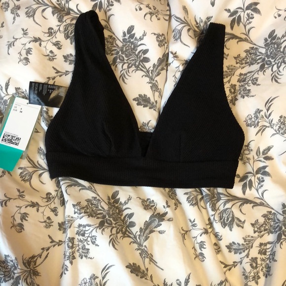 H&M black triangle bikini top - Picture 1 of 3